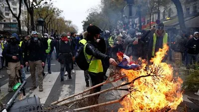 لاجارد: احتجاجات فرنسا ستؤثر سلبا على الاقتصاد والحل في الحوار