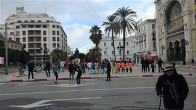 شارع الحبيب بورقيبة بالعاصمة خال من السيارات