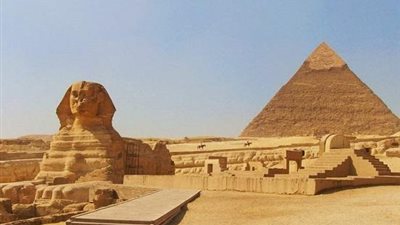 مفاجأة جديدة من سائح أمام الأهرامات بعد أزمة الفيلم الإباحي