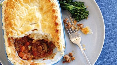 فطيرة اللحم على الطريقة الإيطالية.. المكونات وطريقة التحضير