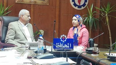 محافظ السويس يستقبل 24 مواطناً للاستماع لطلباتهم في اللقاء الجماهيري (صور)