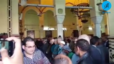 جانب من صلاة الجنازة على الكاتب الراحل إبراهيم سعدة 