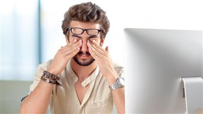 10 تمرينات بسيطة لإراحة العين من الإجهاد في أقل من ربع ساعة