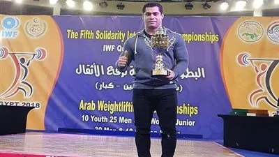 محمد إيهاب يحصد جائزة أفضل رباع عربي عام 2018