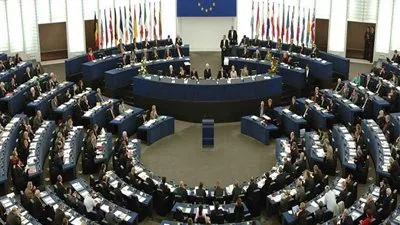 القمة الأوروبية تقر حزمة من الإصلاحات الاقتصادية للحماية من الأزمات المالية