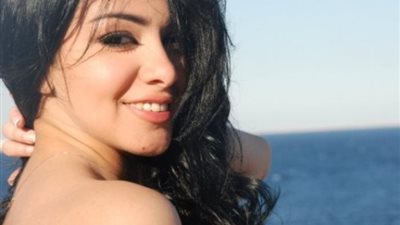 جولة مع الفنانين.. ميرهان حسين تطل بالأبيض في جلسة تصوير جديدة