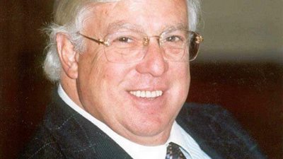 وزيرة التضامن تنعى الفنان الكبير حسن كامي