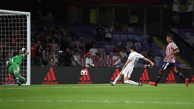 كاشيما آنتلرز الياباني يقهر تشيفاس المكسيكي ويتأهل لمصف نهائي مونديال الأندية