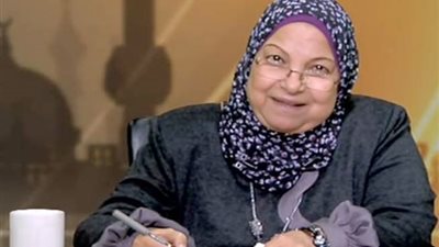 سعاد صالح: شراء شجرة الكريسماس غير محرمة في القرآن أو السنة (فيديو)