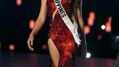 بالصور.. أبرز 8 لقطات في مسابقة ملكة جمال الكون 