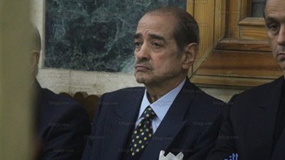 فريد الديب يصل عزاء الكاتب الصحفي إبراهيم سعدة بمسجد عمر مكرم (صور)