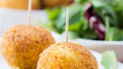 طريقة عمل كرات الأرز المقلية