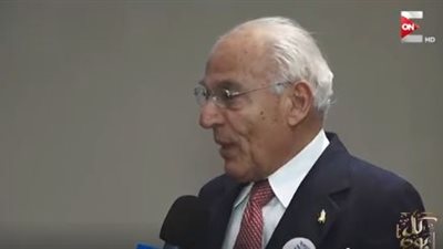 فاروق الباز: 