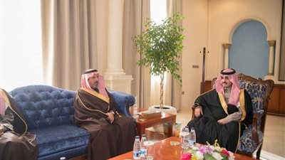 أمير الجوف يستعرض مع نائب وزير النقل مشاريع الطرق