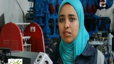 شاهد.. فتيات اقتحمن مهنة ميكانيكا السيارات