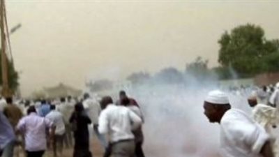 قوات الأمن السودانية تطلق الغاز المسيل للدموع على مئات المحتجين بعطبرة