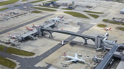 استمرار غلق مطار 