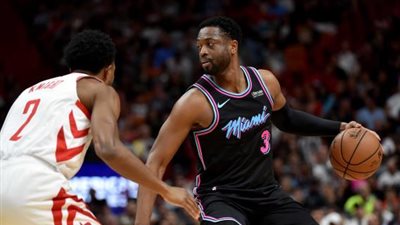 ميامي يتخطى روكتس في دوري السلة الأمريكي