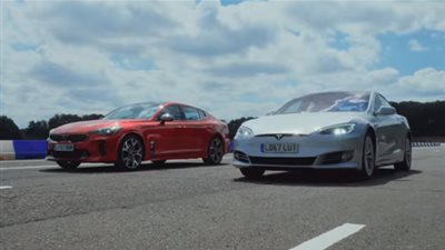 كيا ستينجر GT S تتحدى تيسلا موديل S في سباق تسارع مثير (فيديو)