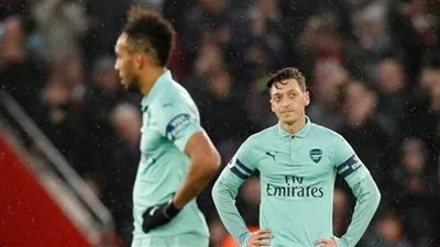 مسعود أوزيل معروض على ريال مدريد