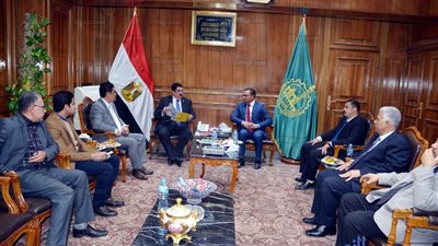 محافظ القليوبية: حلول غير تقليدية لحل مشكلة القمامة بالتعاون مع الصين (صور)