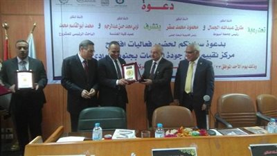 رئيس أكاديمية البحث العلمي يفتتح مركز تقييم ورفع جودة الخامات بجنوب الوادي