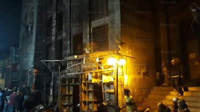 حريق أسفل مسجد الفكهاني الأثري في الغورية 