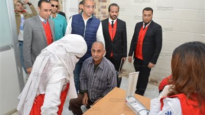 خلال مبادرة 100 مليون صحة.. فحص أكثر من مليون مواطن بسوهاج وصرف علاج لـ 800 مريض (صور)