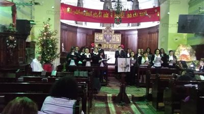 الجالية الإنجليزية بالإسكندرية تحتفل بعيد الميلاد المجيد بالكنيسة الأسقفية (صور)