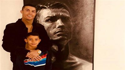 رونالدو يحتفل بهدية نجم يوفنتوس في أعياد الميلاد