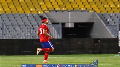 مدافع الأهلي يتدرب منفردا