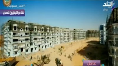 السيسي يشاهد فيلما تسجيليا عن تطوير محور المحمودية (فيديو)