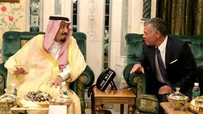 ملك الأردن يعزي خادم الحرمين في وفاة الأمير طلال 