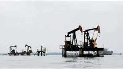 النفط يتعافى معوضاً بعضاً من خسائره الكبيرة