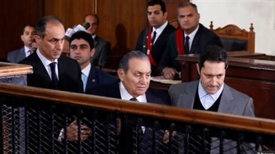 سلمت الدولة حتى لا تسقط مصر.. أخطر 20 تصريح لمبارك بقضية اقتحام السجون