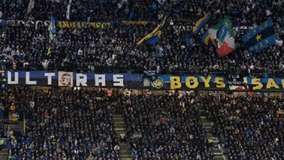 وفاة مشجع في اشتباكات مشجعي إنتر ميلان ونابولي