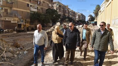 جولة ميدانية لمحافظ الفيوم لمتابعة أعمال الرصف والنظافة (فيديو وصور)