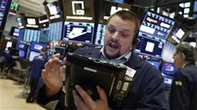 انخفاض مؤشرات الأسهم الأمريكية مع تراجع المبيعات