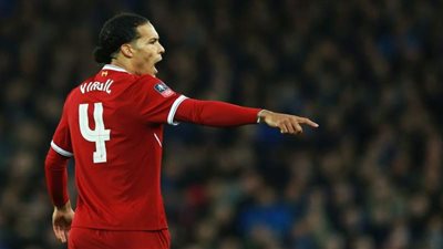 فان دايك يوجه رسالة هامة لزملاءه في ليفربول 