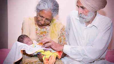 حالة نادرة.. سيدة بعمر الـ65 تنجب طفلاً!