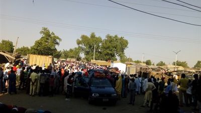 المئات يفرون من هجمات 