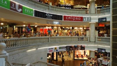 إجلاء سبعة آلاف شخص من مركز تسوق في موسكو (بالفيديو)