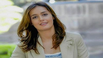 حلا شيحة تنشر صورة جديدة لها مع والدتها 