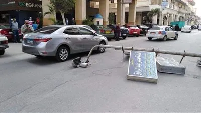 العناية الإلهية تُنقذ المارة من سقوط عامود ببورسعيد