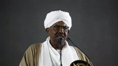 البشير: نتعرض لحصار اقتصادي ونعمل على حل المعاناة التي نعيشها