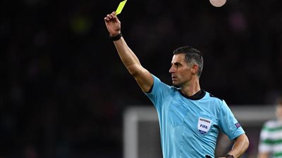 حكم مباراة الأهلي وبيراميدز.. جزار البطاقات وذكرى سيئة مع صالح جمعة