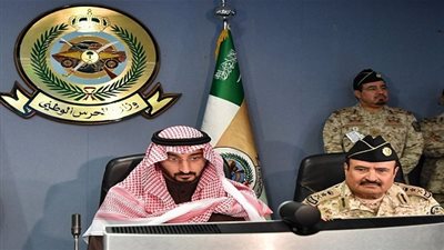 وزير الحرس الوطني يتفقد مركز القيادة ويطمئن على القوات بالحد الجنوبي