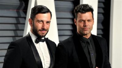 عاجل.. أول صورة لطفلة ريكي مارتن وشريكه السوري