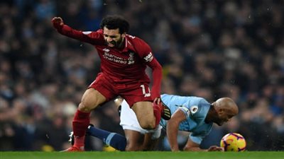 نجم مانشستر سيتي يسب محمد صلاح.. ورد غريب من الفرعون (فيديو)