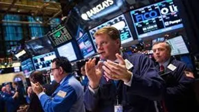  وول ستريت تهبط بأكثر من 2% بقيادة Apple